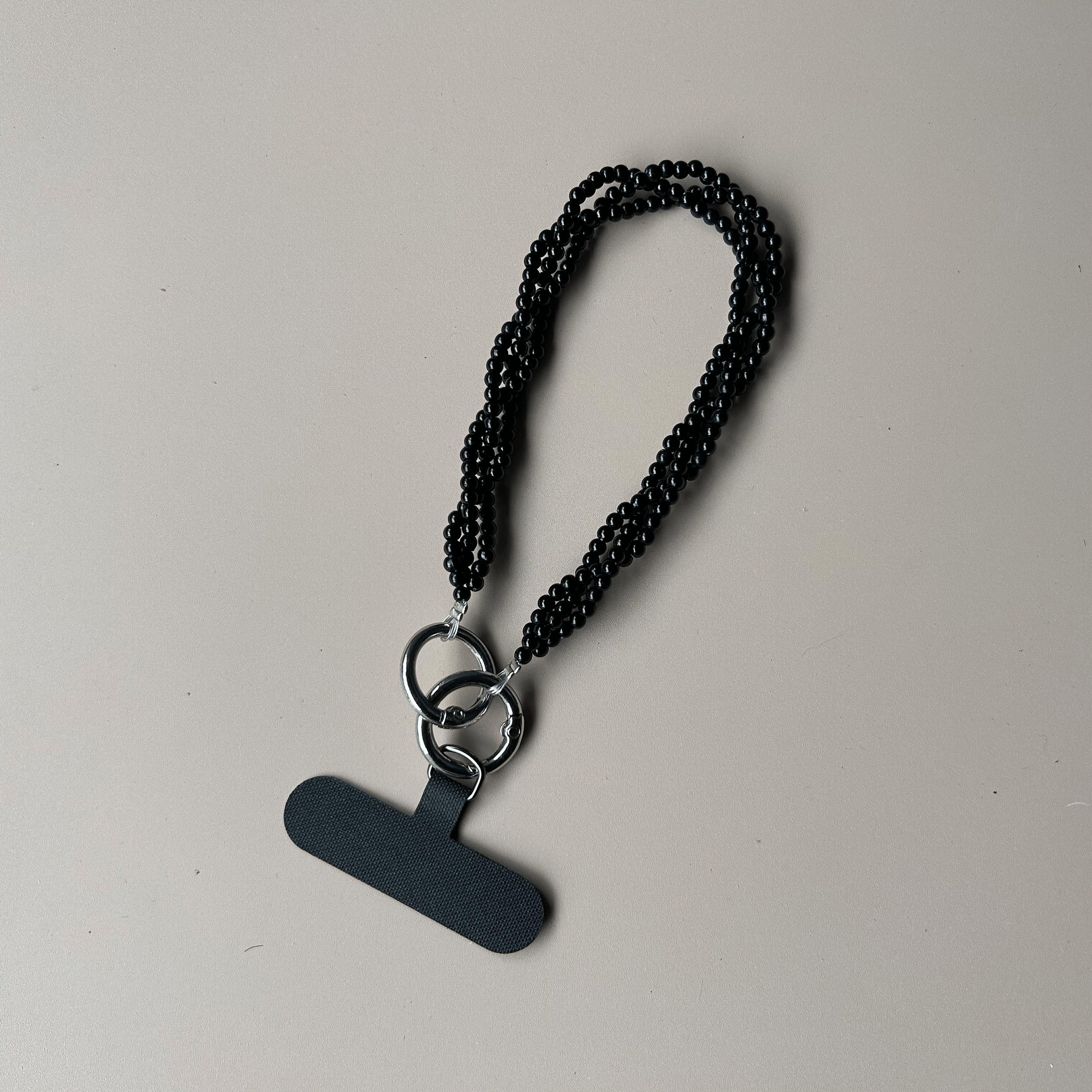 The Beads Weaving Hand Strap】手に馴染む上質感、ビーズ編みのスマホ